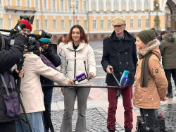 На Дворцовой площади прошел флешмоб ко Дню народного единства под песню нашего ученика Андрея Аверина 